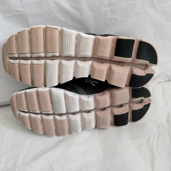 On Running Shoes Qc Cloudflow On Cloud Lightweight Runners Sneakers